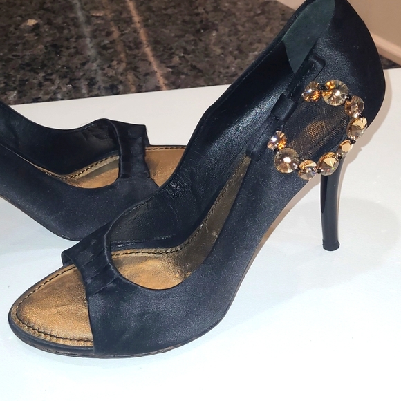 LOUIS VUITTON SATIN HEELS - Picture 5 of 17